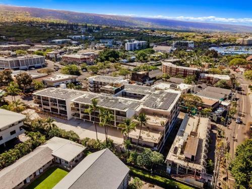 Kona Plaza 215