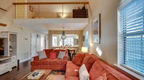 The Cozy Coastal Cottage Beach & Downtown Fun
