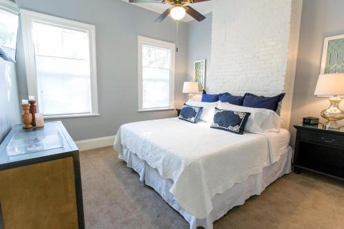 Southern Comfort Manor By Lucky Savannah