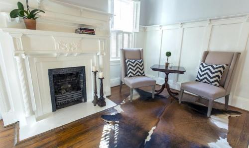 Southern Comfort Manor By Lucky Savannah