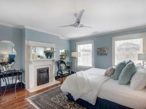 Gorgeous New Home On Monterey Square