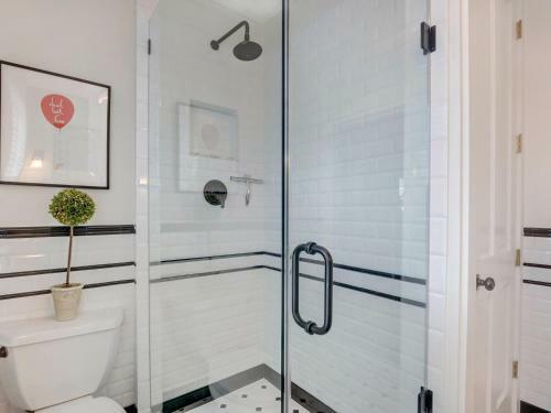 Gorgeous New Home On Monterey Square