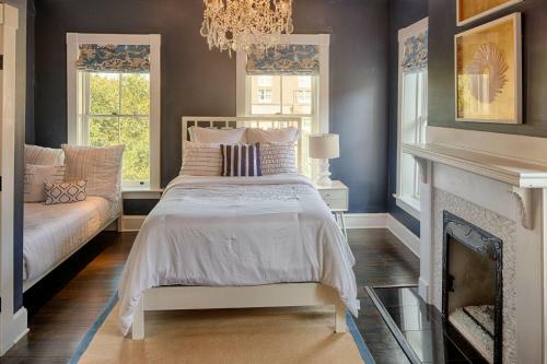Chateau On Charlton By Lucky Savannah
