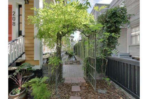 The Victorian Porch