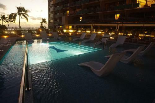 Apartamento @ Marbella Lane Executive Suite, Steps To Beach