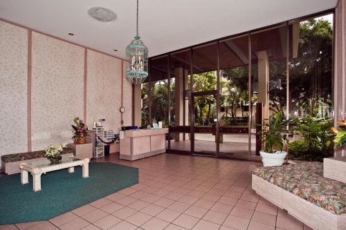 Apartamento Chateau Waikiki 607