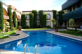 Hotel Villa Del Sol And Suites
