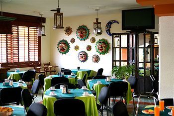 Hotel Villa Del Sol And Suites