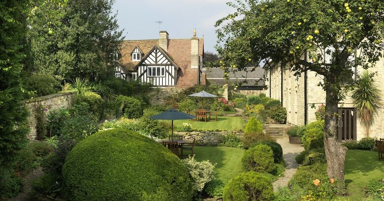The Black Swan Hotel