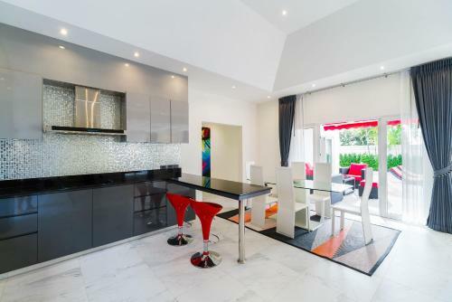 Luxury Pool Villa 54 4br 8-10 Persons