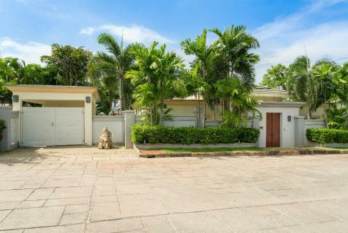 Luxury Pool Villa 3br 6-8 Persons