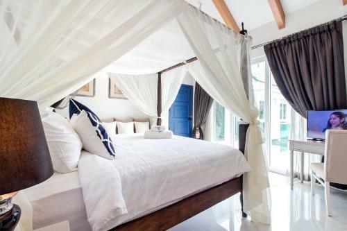 Stylish 2-villa Combination By Hi At Home