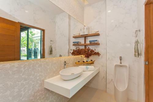 Stylish 2-villa Combination By Hi At Home