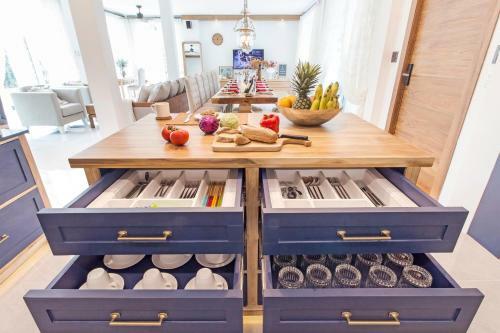 Stylish 2-villa Combination By Hi At Home