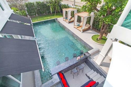 Stylish 2-villa Combination By Hi At Home