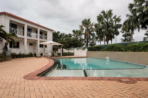 Villa Paradise Resort At Kewarra Beach.