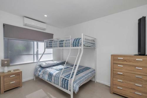 Endeavour Holiday House Clifton Beach