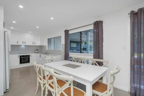 Endeavour Holiday House Clifton Beach