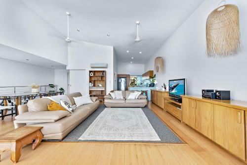 Villa Azure Views - Airlie Beach