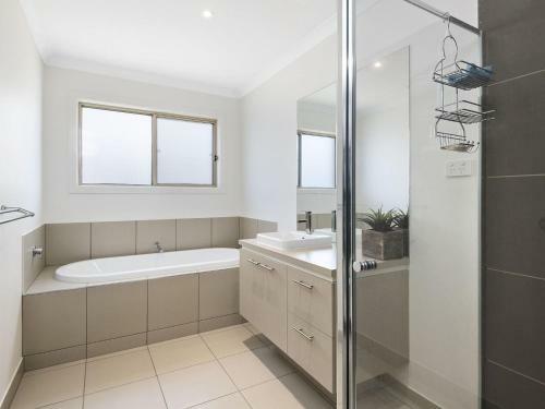 Wiyn Torquay Beach House 18
