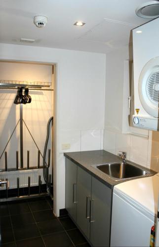 Ropers Apartment 301