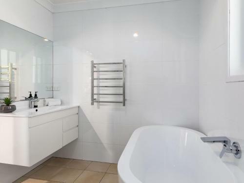 Poolside Jervis Bay Rentals