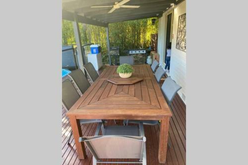 Relax In The Spa With Views Opposite Lake Eildon