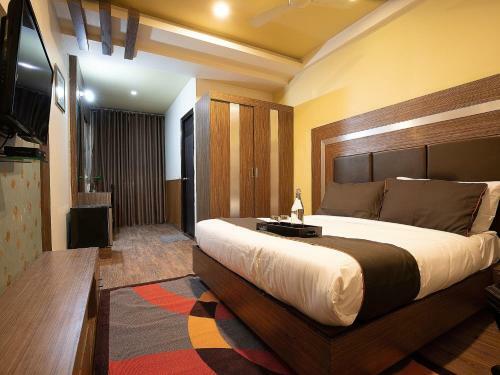 Hotel Collection O 81517 Pearl Inns Executive
