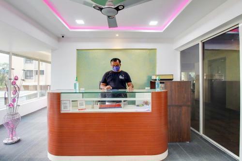 Oyo 76128 Hotel Star Inn