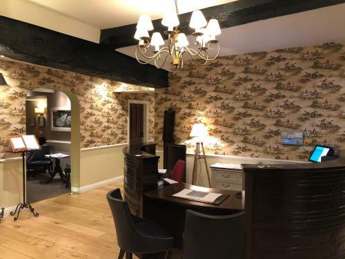 Silks Hotels - The White Horse