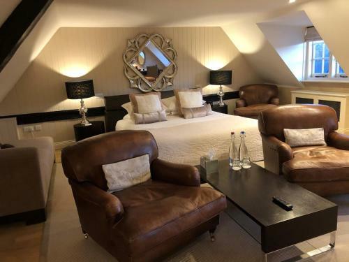Silks Hotels - The White Horse