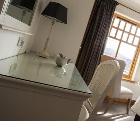 Hostal Sutherlands Guest House