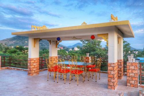 Hotel The Lavit Malhar Inn