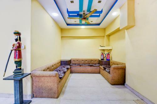 Oyo 86269 Hotel Lake City