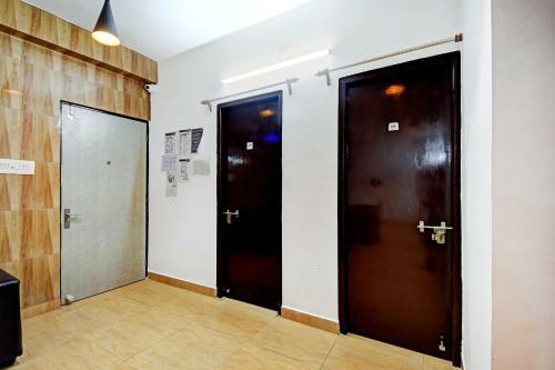 Hostal Oyo 80645 Rose Inn