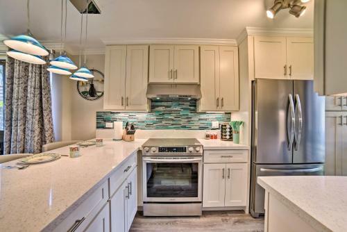 Apartamento Chic West Maui Condo With Pool - Walk To Beach!