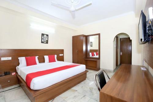 Capital O 12767 Hotel Grand Chinar
