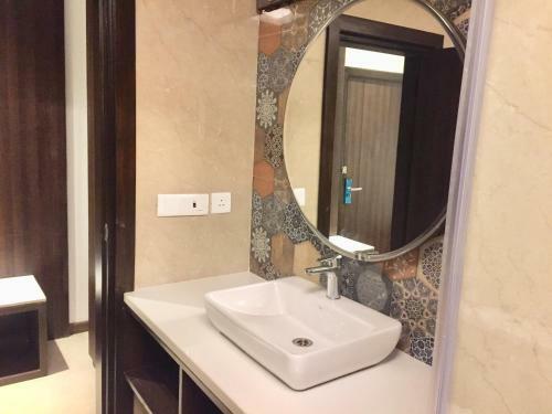 Hotel Le Roi Lake View, Koti