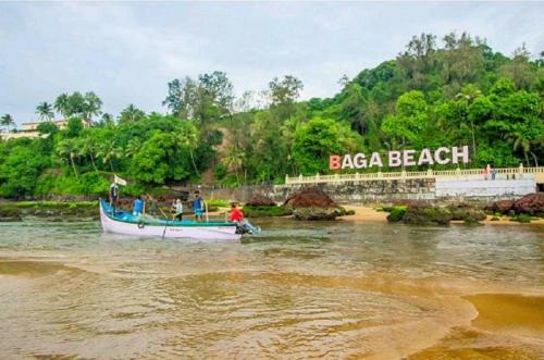 Hostal Baga Beach Paradise