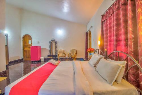 Hostal Hotel Frank's Baga Beach