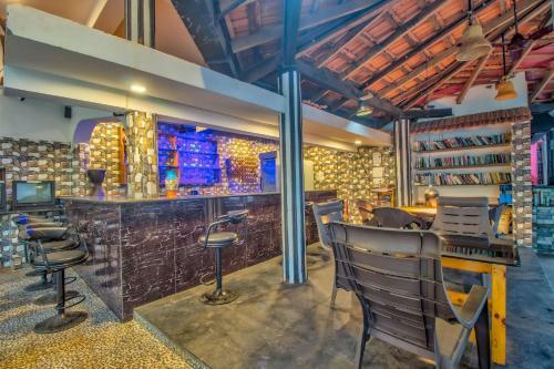 Hostal Hotel Frank's Baga Beach