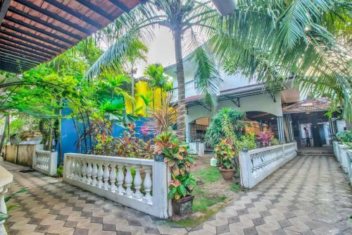 Hostal Hotel Frank's Baga Beach