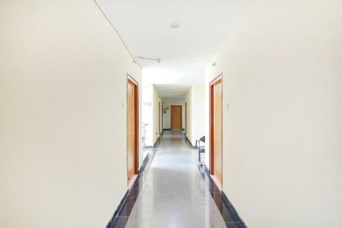 Hotel Vaccinated Staff - Capital O 69508 Halcyon Nest