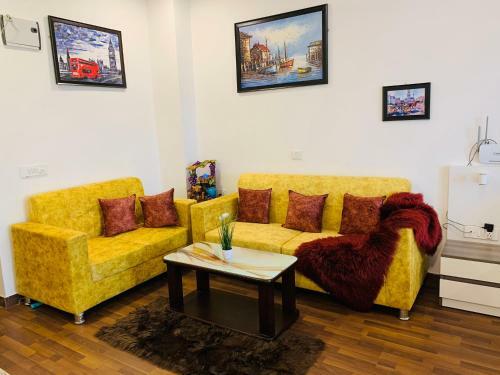 Apartamento The Influential Square Near India Expo Mart