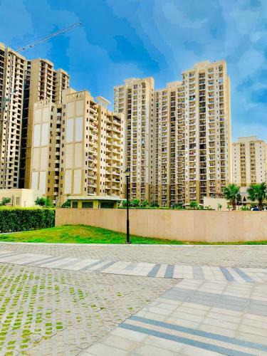 Apartamento The Influential Square Near India Expo Mart