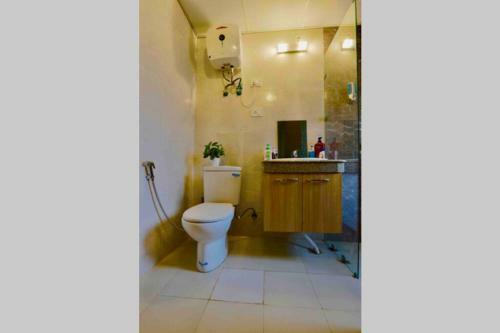 Apartamento The Metro Square Near India Expo Mart