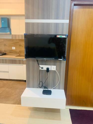 Apartamento The Millennial Square Near Indiaexpo Mart