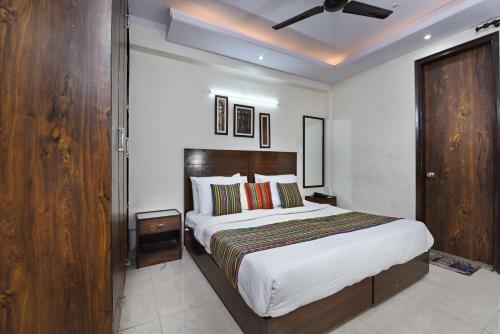 Hotel Admire Inn "atta Market, Noida Sector 18"