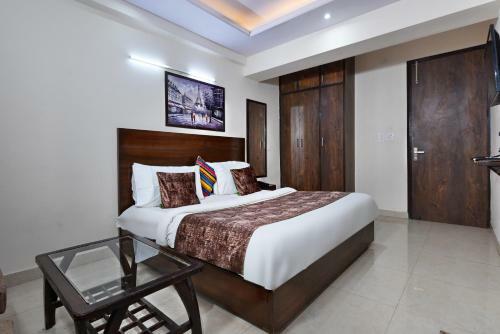 Hotel Admire Inn "atta Market, Noida Sector 18"
