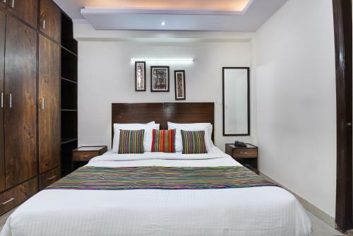Hotel Admire Inn "atta Market, Noida Sector 18"